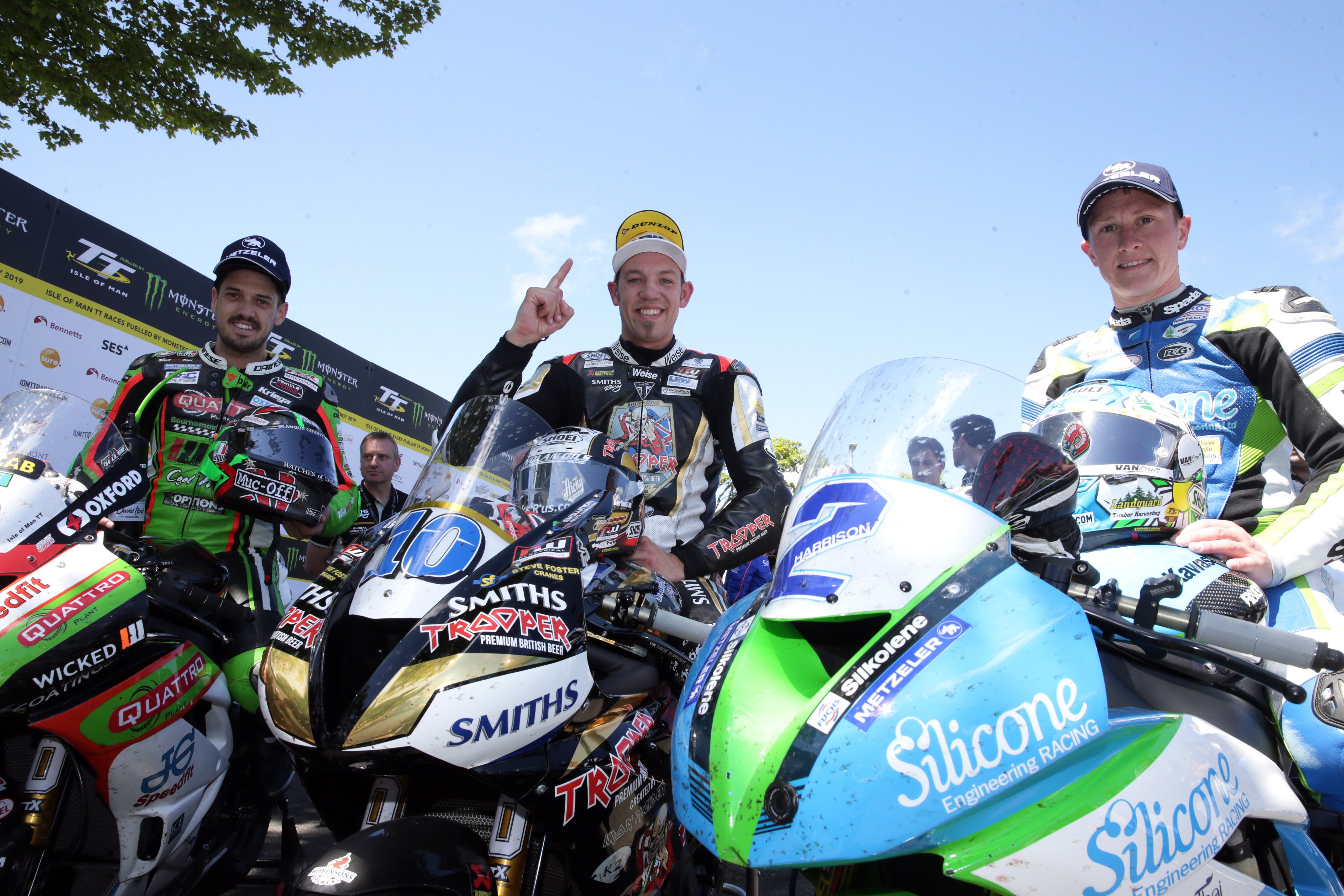 Hickman takes intense Supersport race win